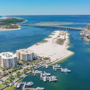 charming-holiday-isle-destin-beach-access-32541.hotels-destin.com/