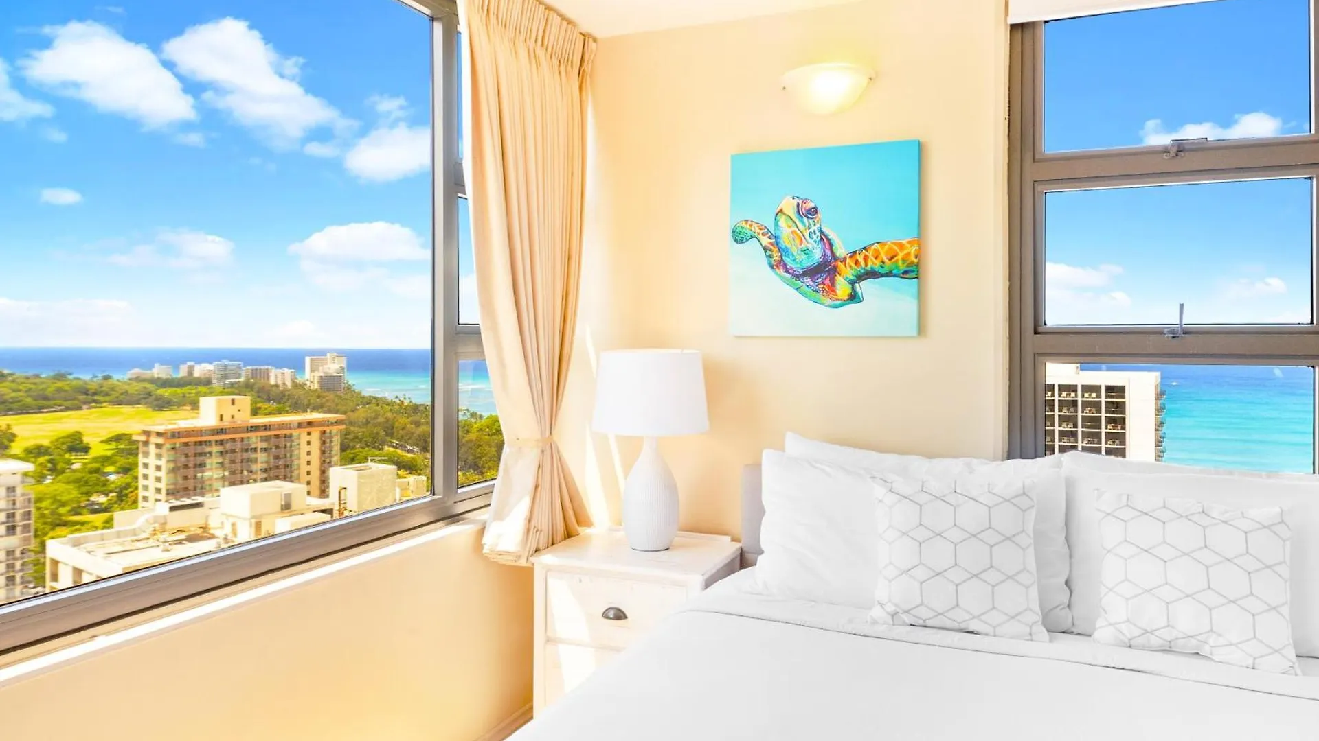 Apartment Diamond Head Views Retreat With Free Parking & Near Waikiki Beach! Honolulu