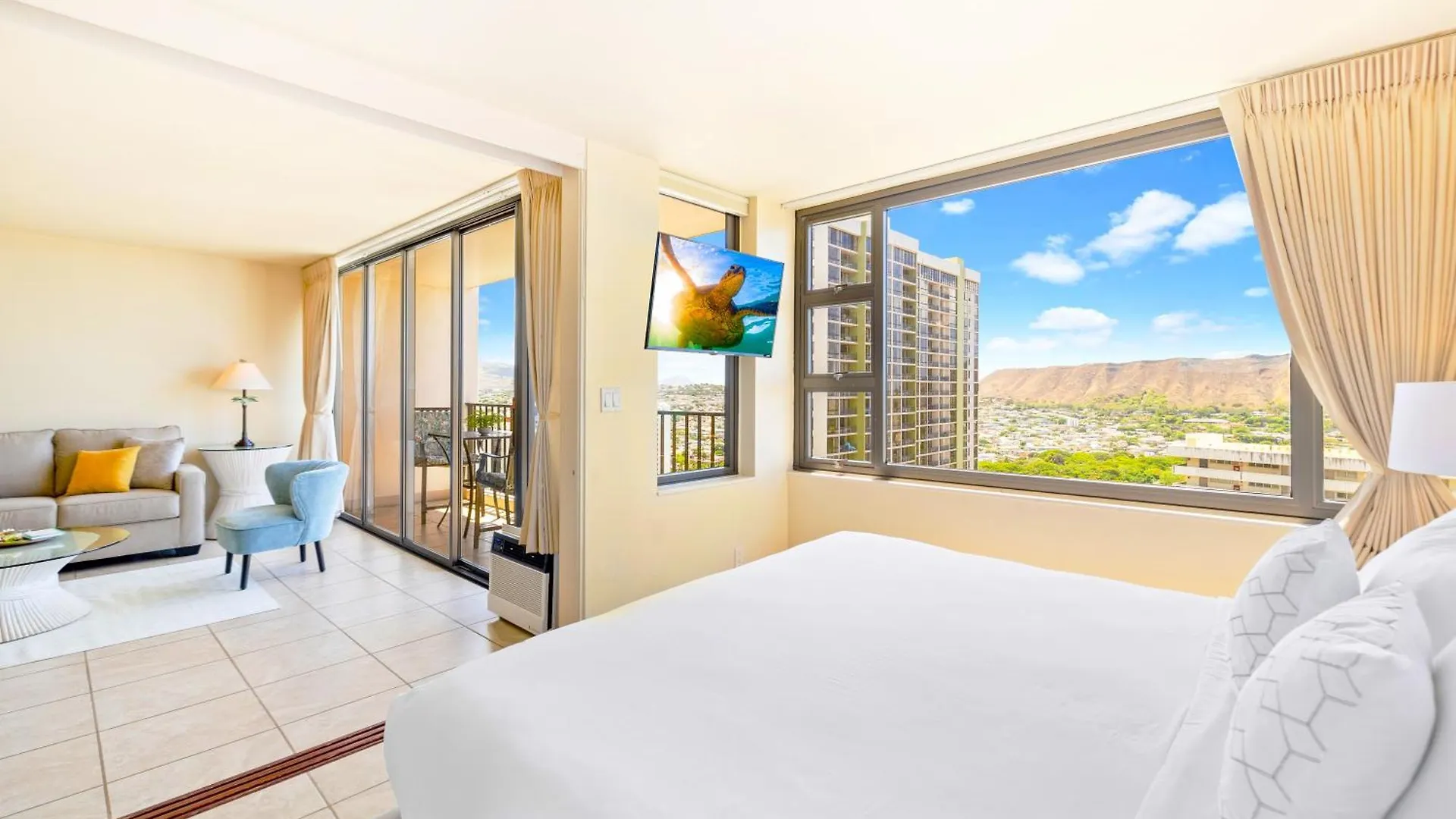 Apartment Diamond Head Views Retreat With Free Parking & Near Waikiki Beach! Honolulu