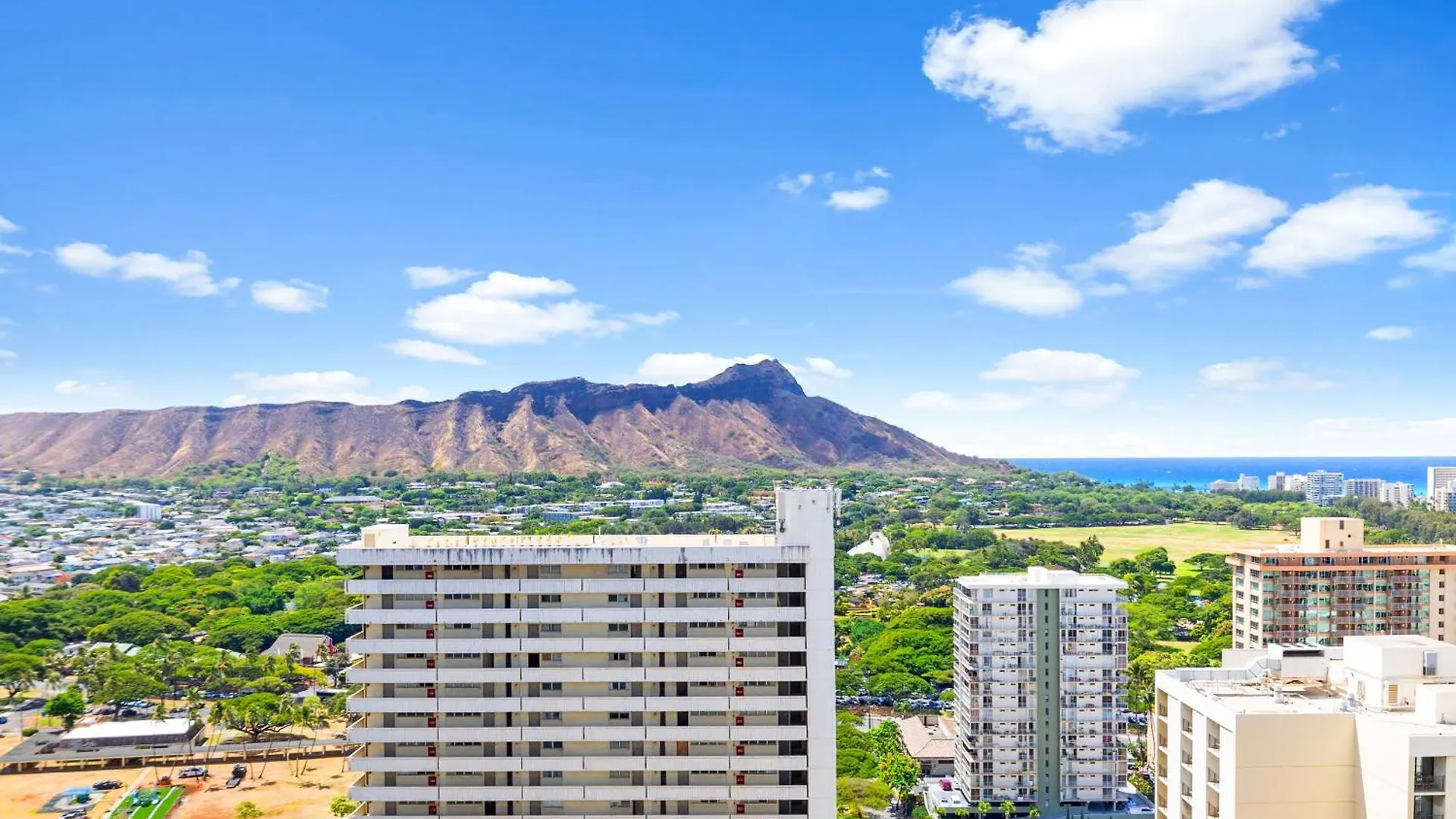 Diamond Head Views Retreat With Free Parking & Near Waikiki Beach! Honolulu Apartment